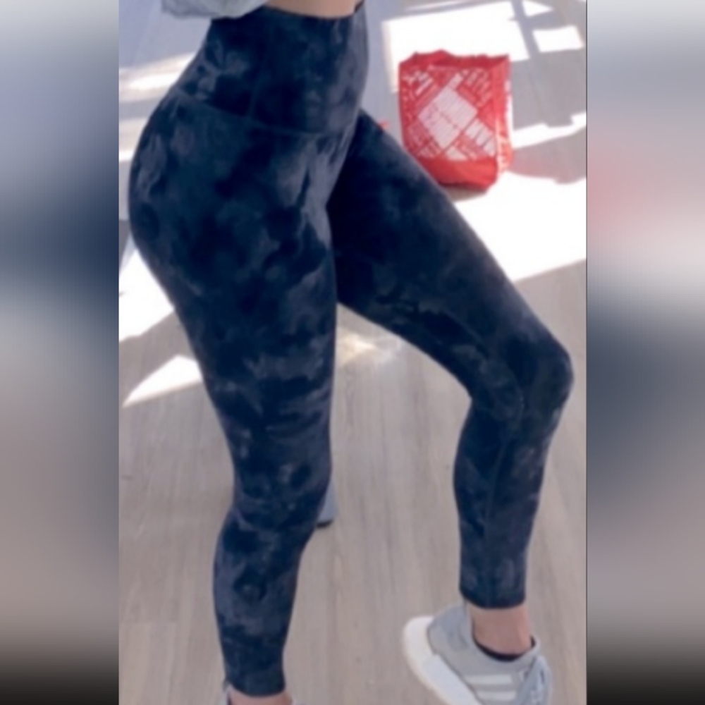 NWOT!!!! 🍋 LULULEMON 🍋 Align 25"  Diamond Dye 25" Size 6